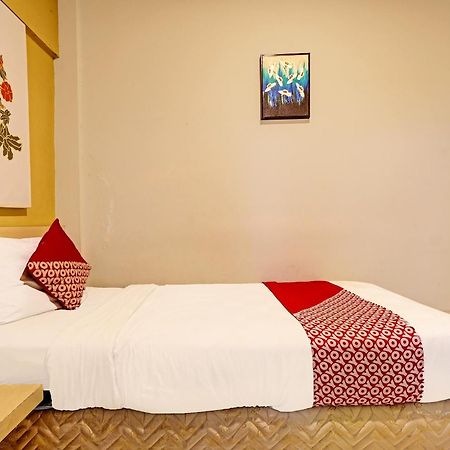 Sky Guesthouse Semarang Ngoại thất bức ảnh