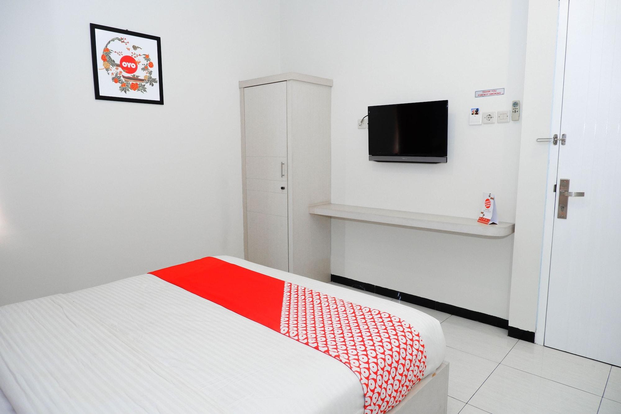Sky Guesthouse Semarang Ngoại thất bức ảnh