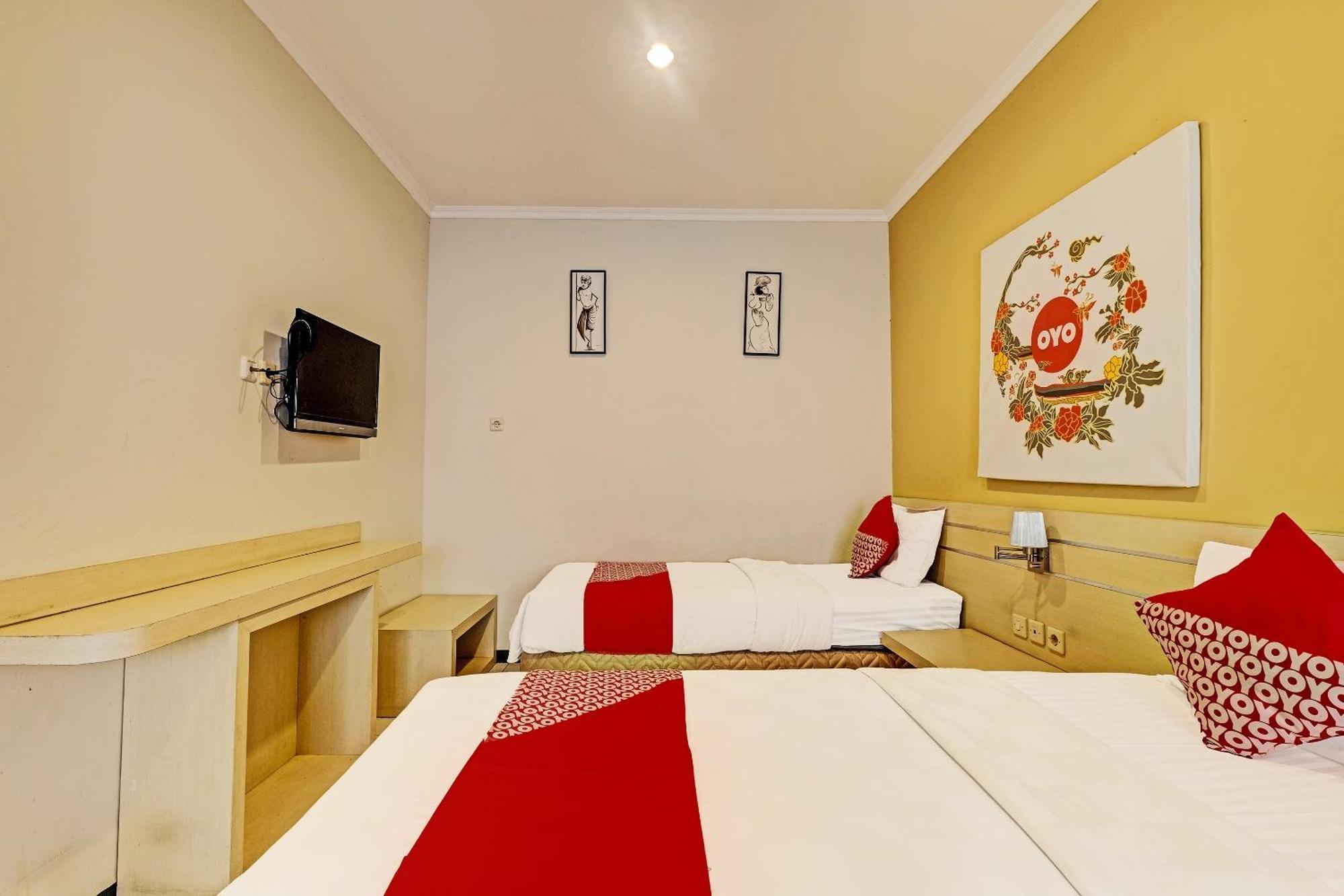 Sky Guesthouse Semarang Ngoại thất bức ảnh