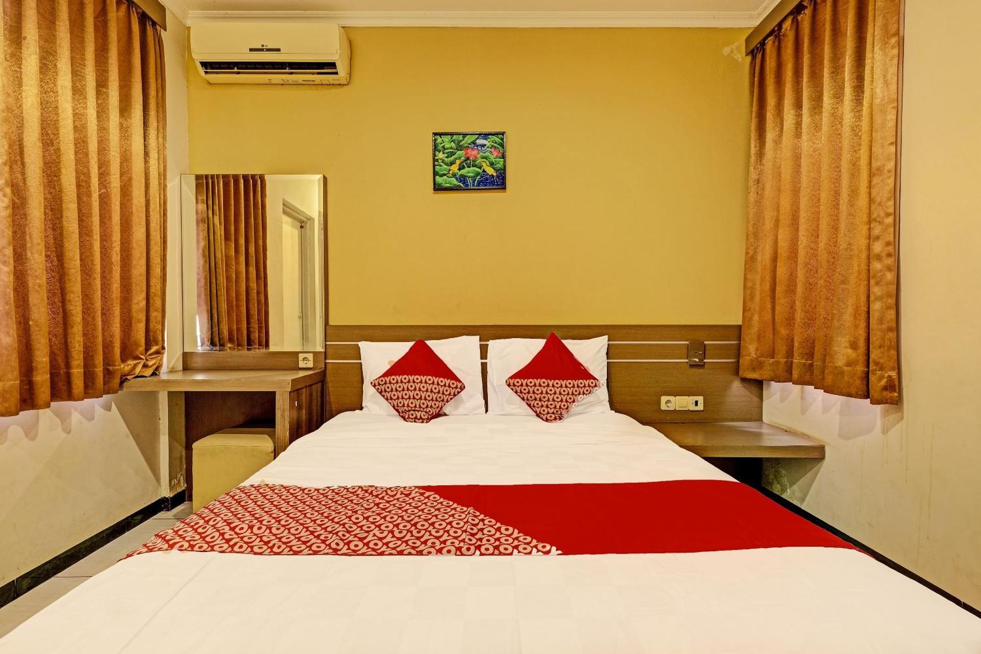Sky Guesthouse Semarang Ngoại thất bức ảnh