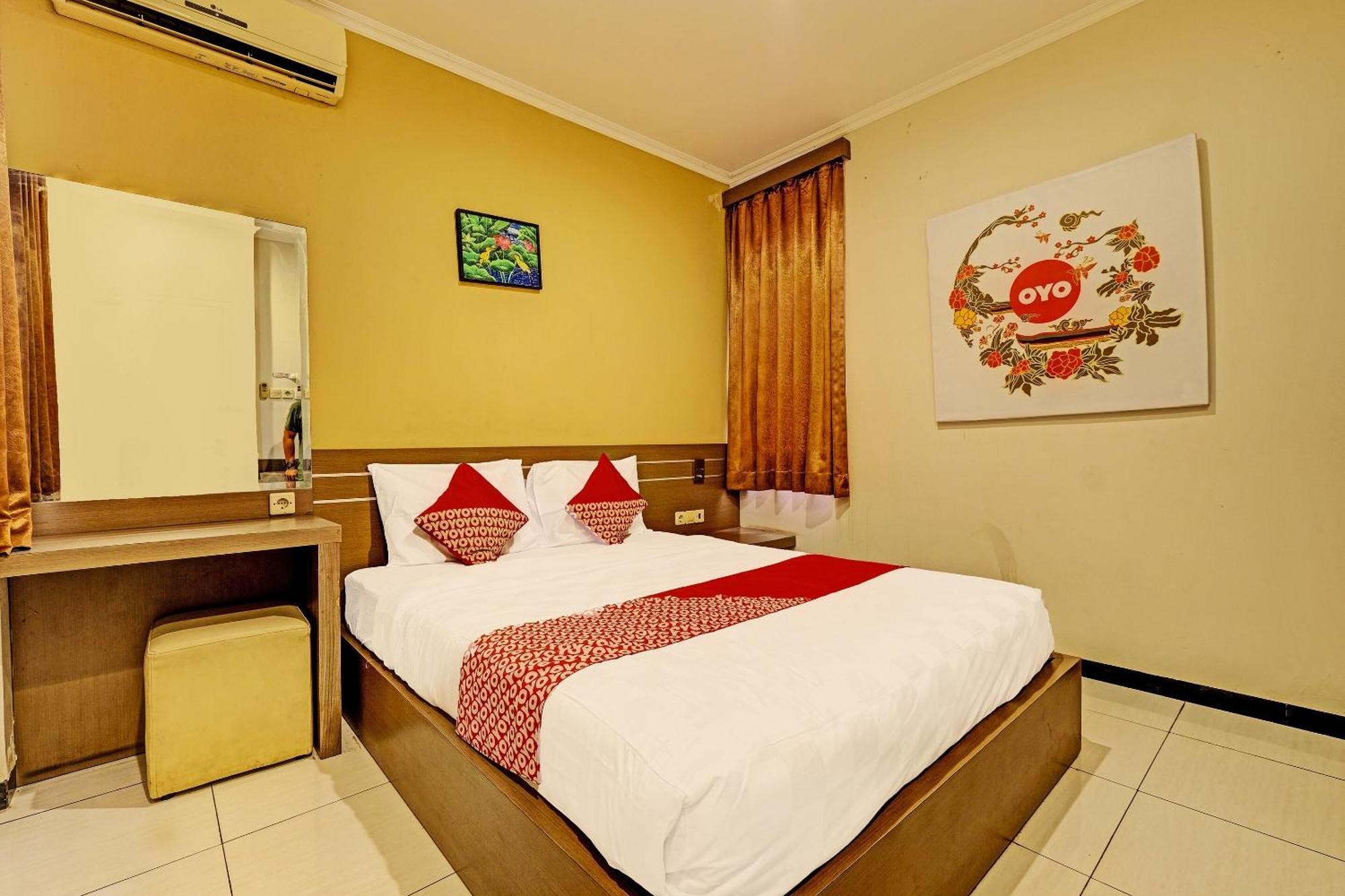 Sky Guesthouse Semarang Ngoại thất bức ảnh