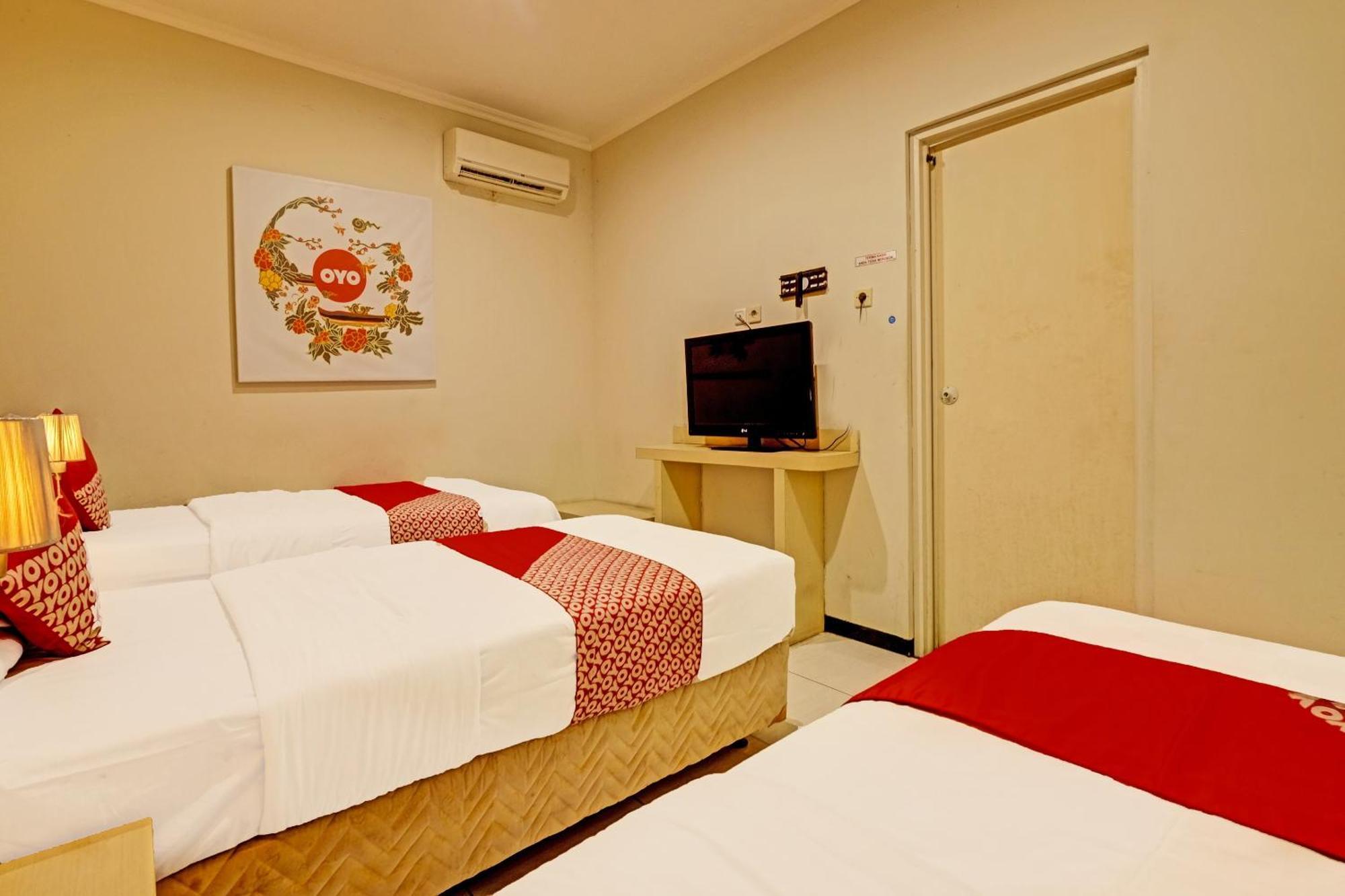 Sky Guesthouse Semarang Ngoại thất bức ảnh