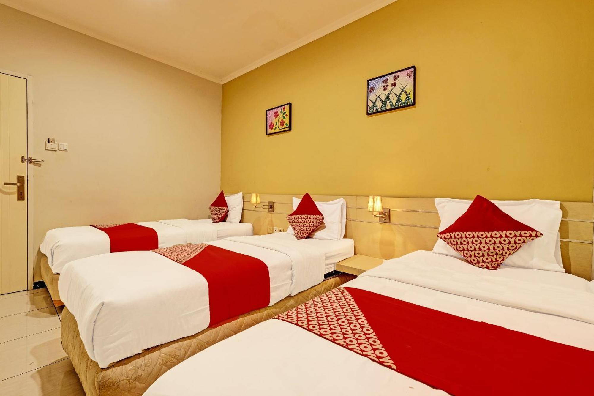 Sky Guesthouse Semarang Ngoại thất bức ảnh